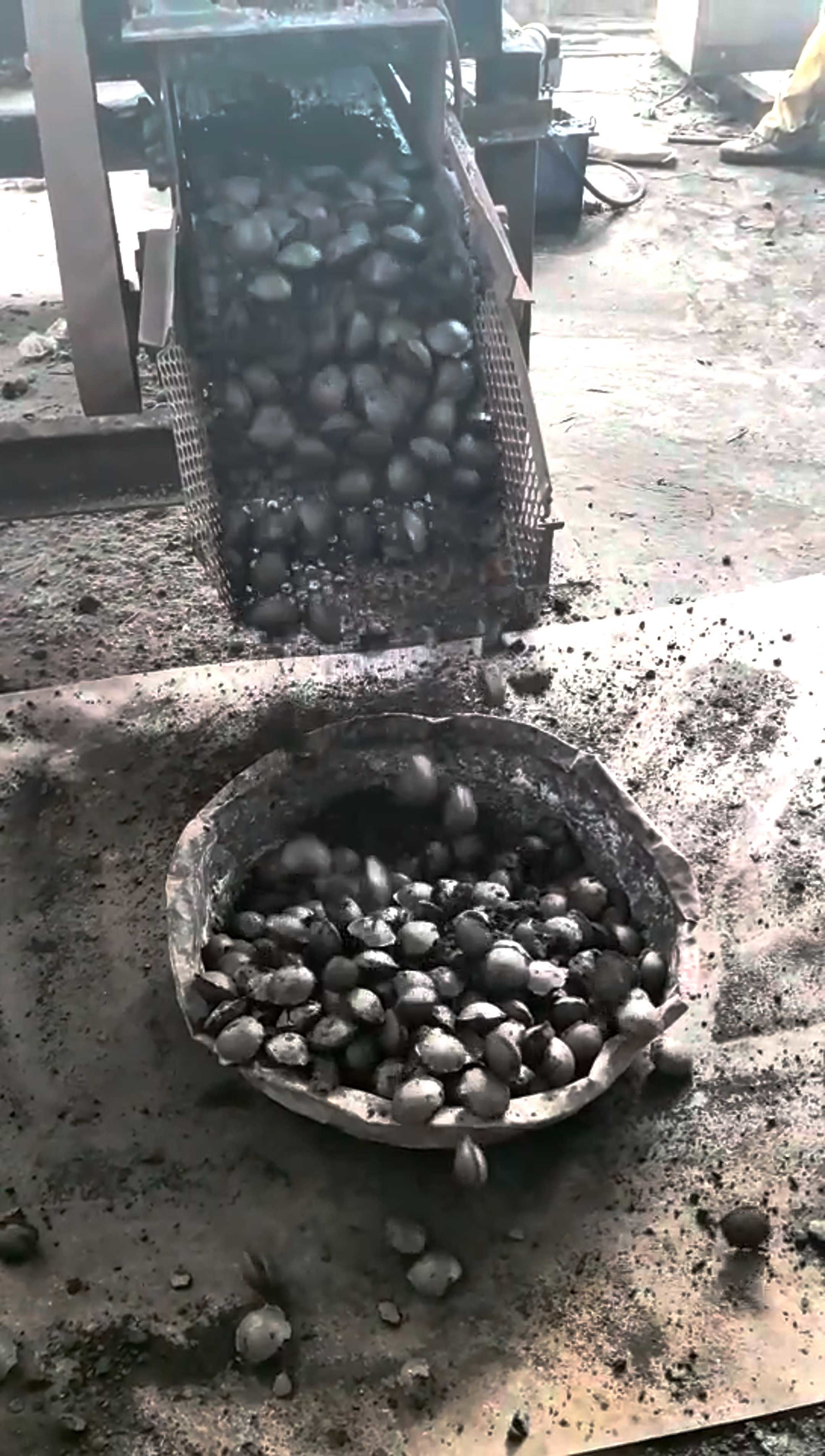 影响固废冷压球团的成分